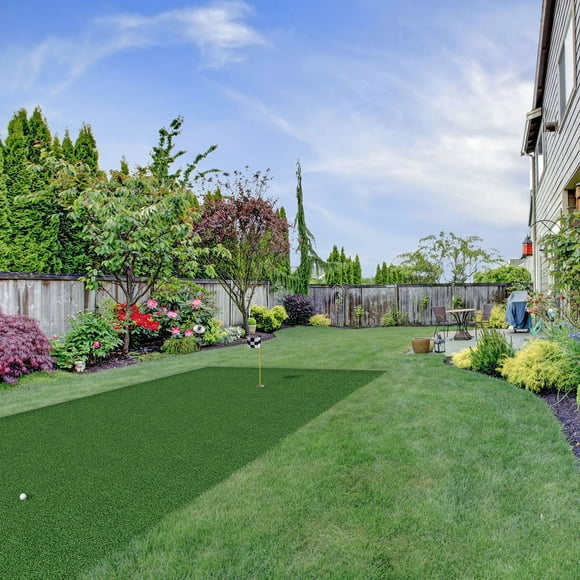 Select Surfaces Putting Green With Cup